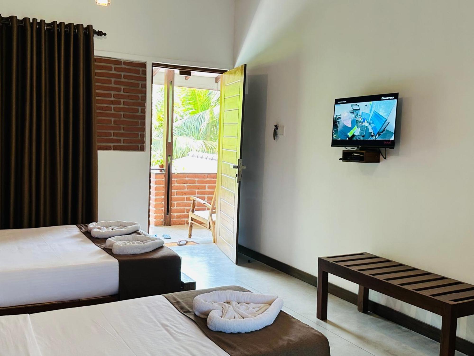 Hotel Heladiv Anuradhapura Exterior photo