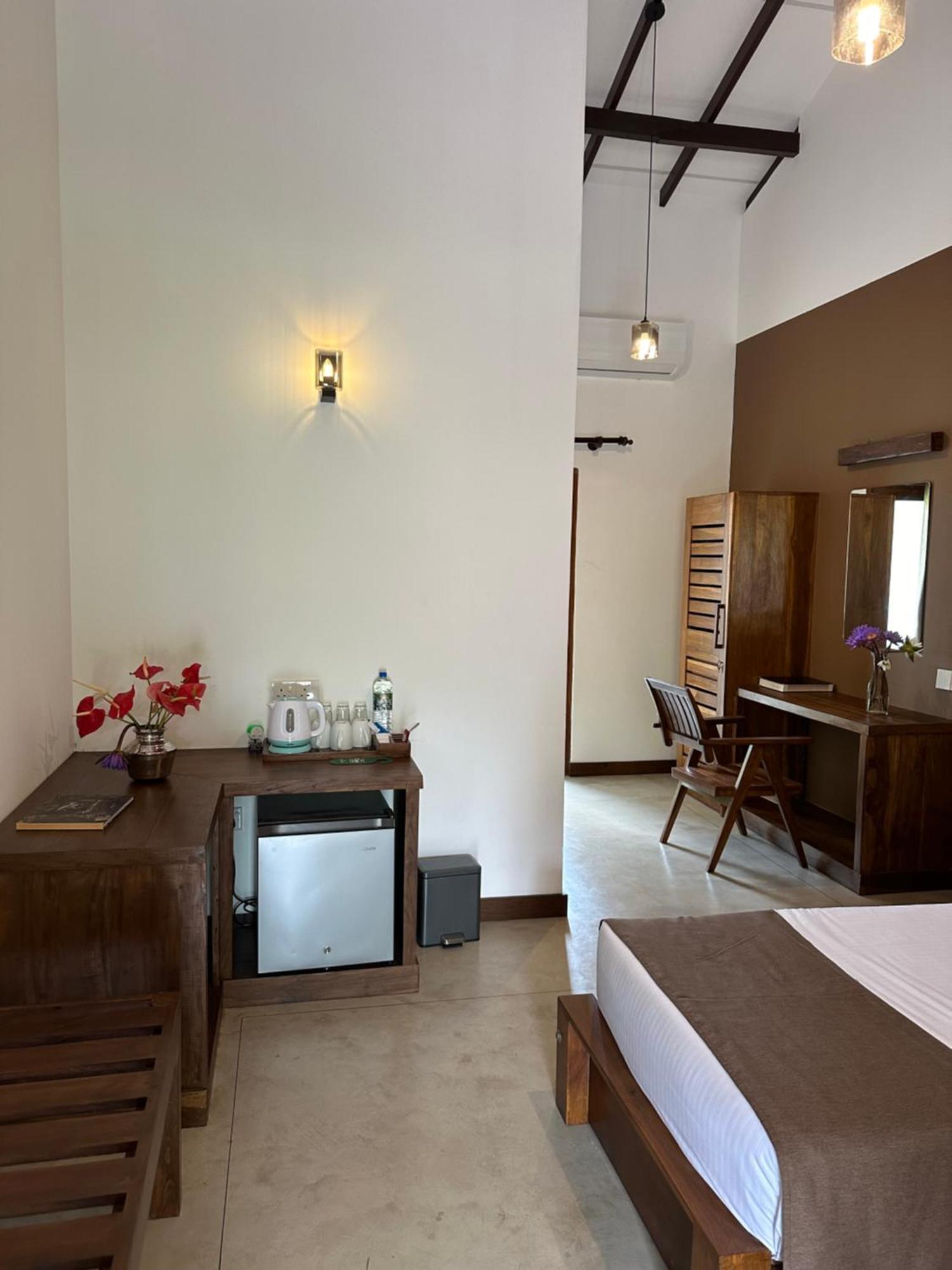 Hotel Heladiv Anuradhapura Exterior photo