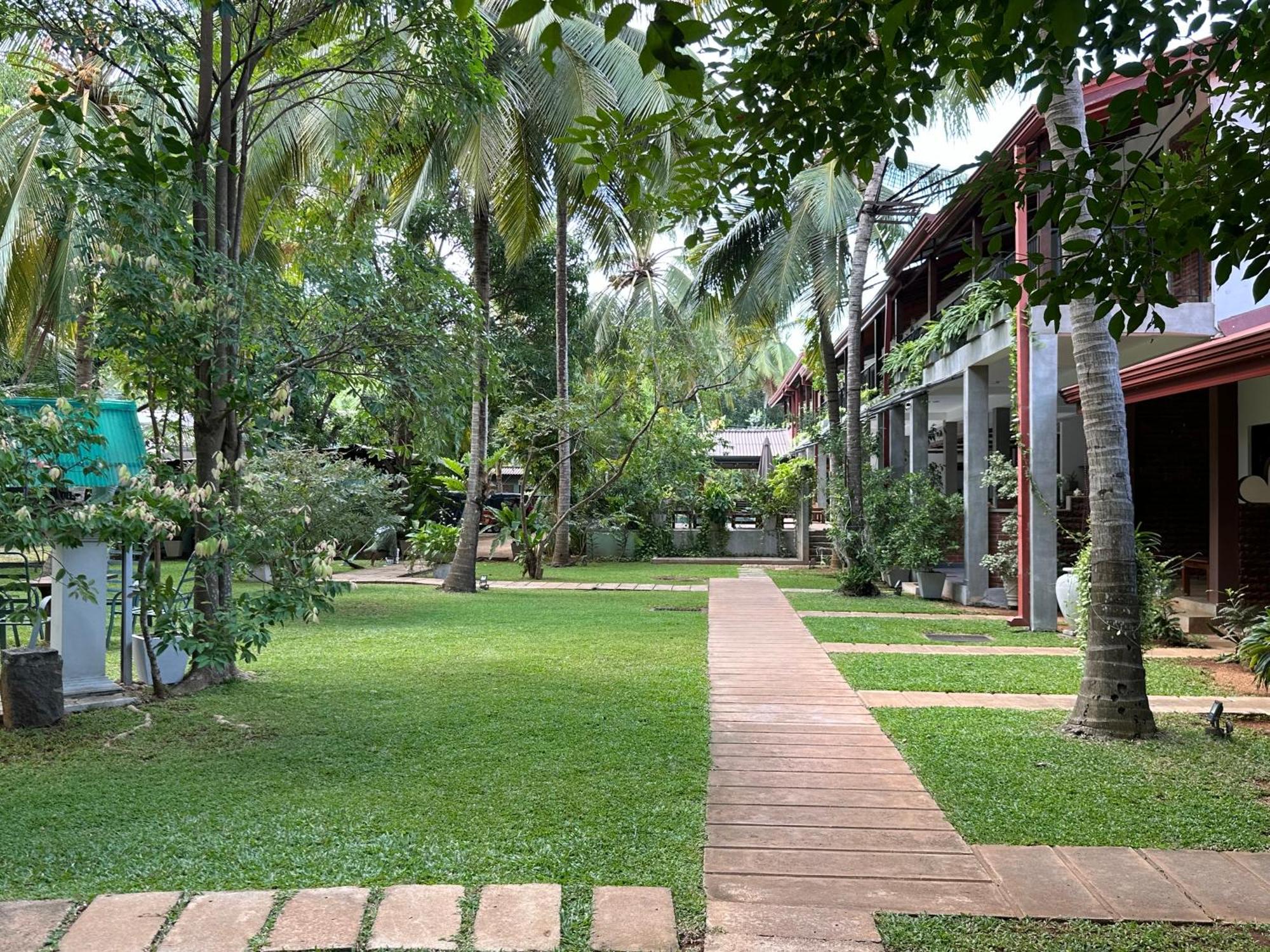 Hotel Heladiv Anuradhapura Exterior photo