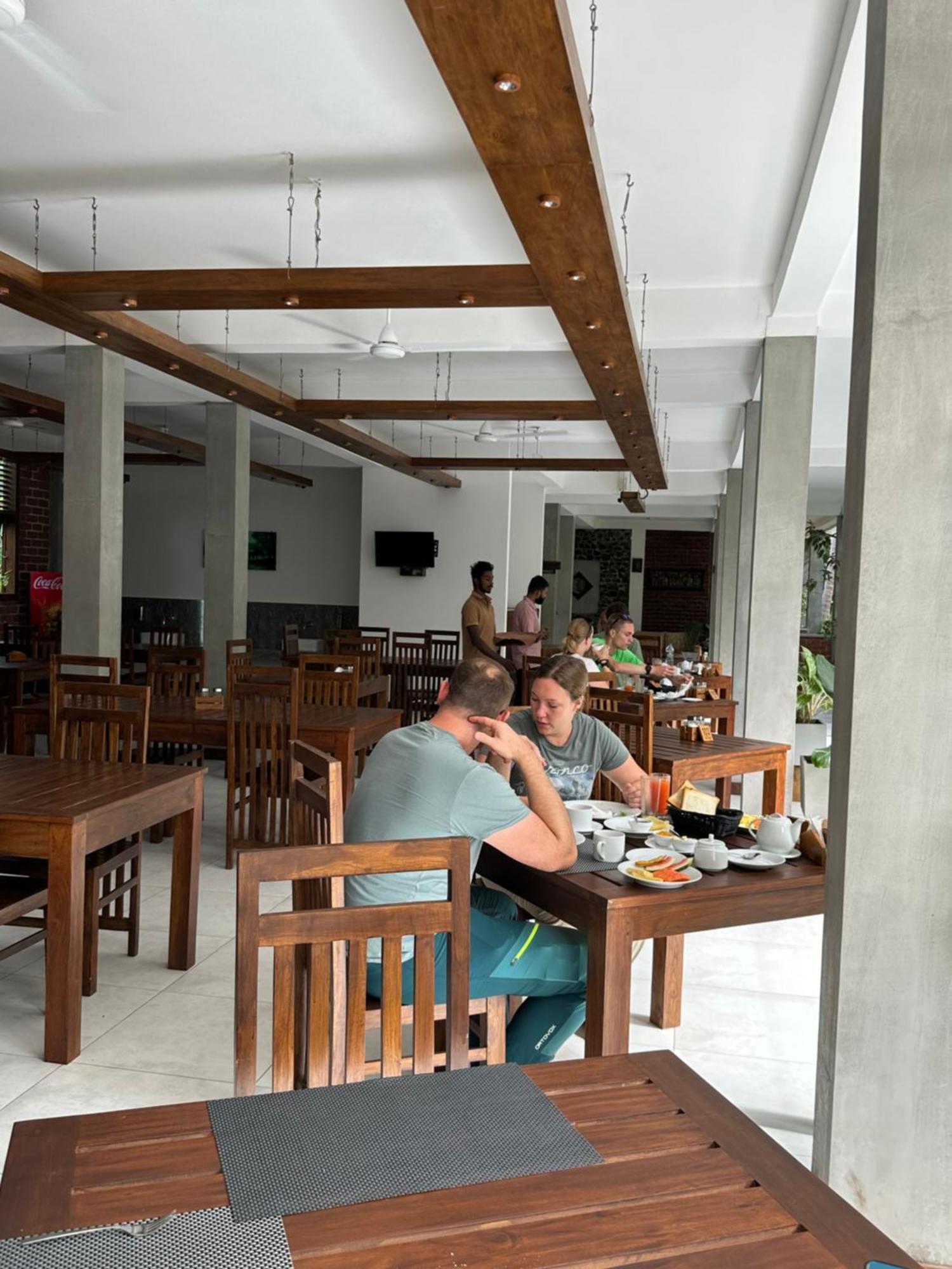 Hotel Heladiv Anuradhapura Exterior photo