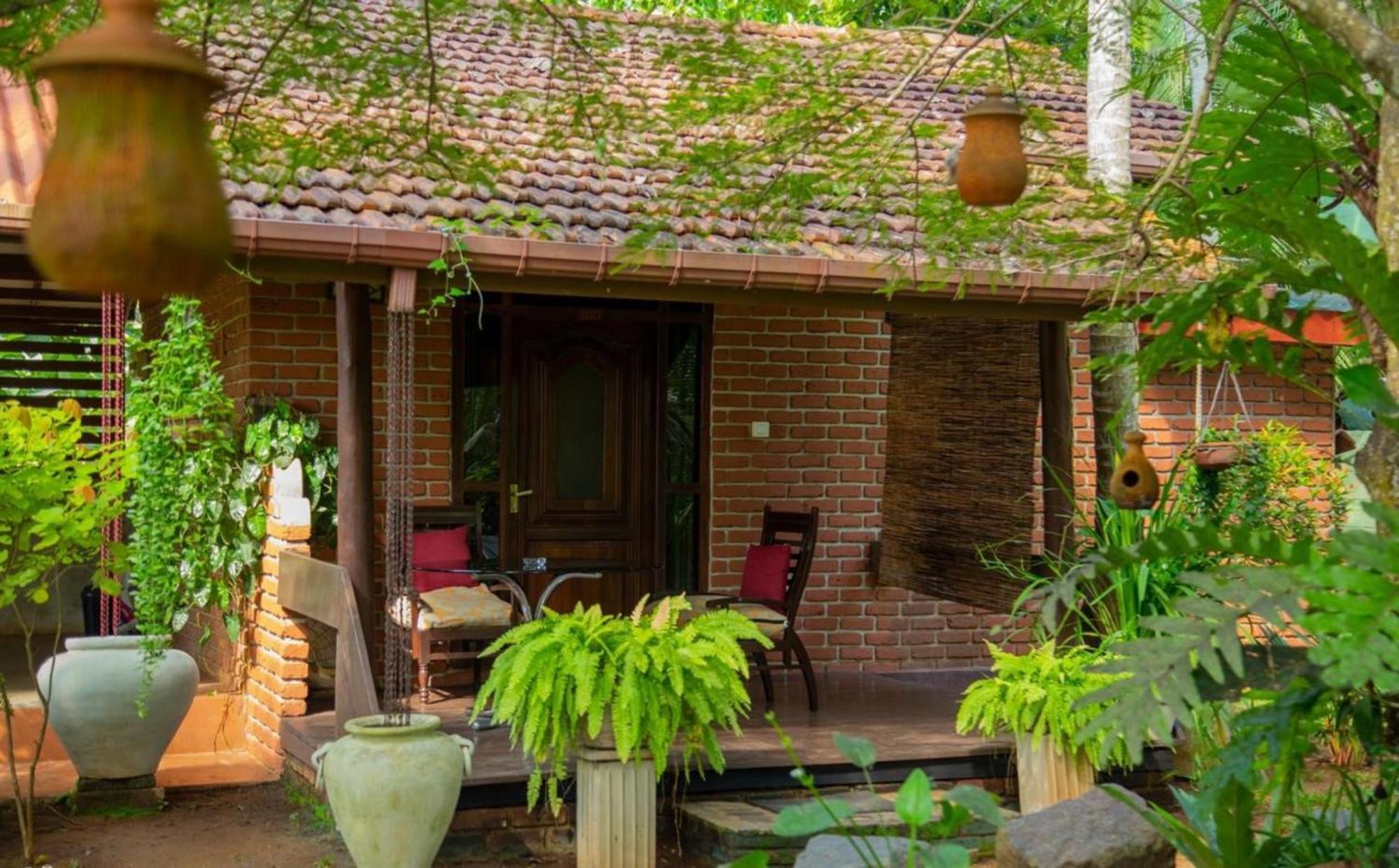 Hotel Heladiv Anuradhapura Exterior photo